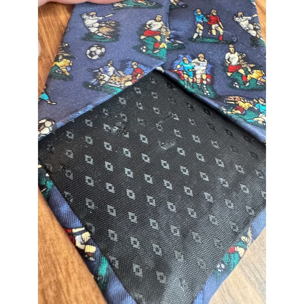 Museum Artifacts‎ All Silk Soccer Novelty Tie New With Tag